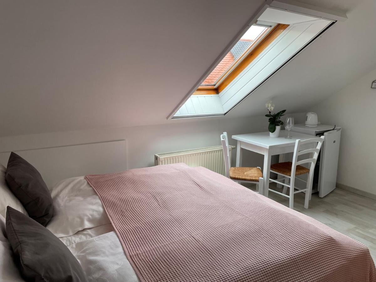Szentesi Panzio Bed & Breakfast Fertőrákos Екстериор снимка