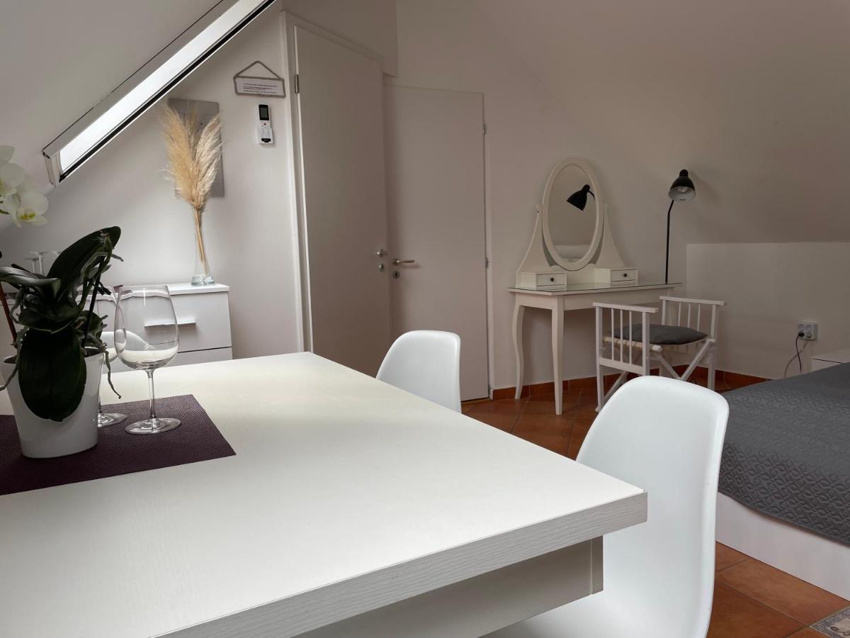 Szentesi Panzio Bed & Breakfast Fertőrákos Екстериор снимка