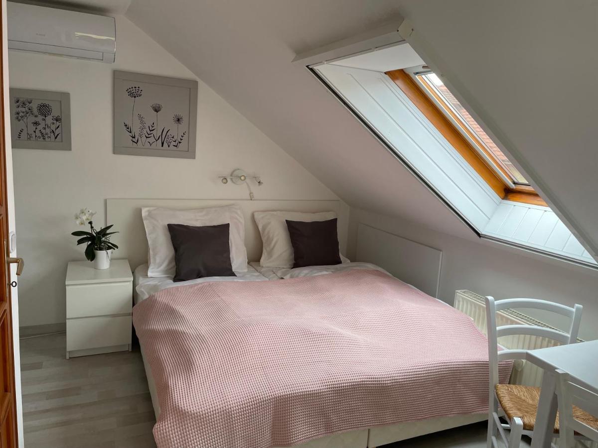 Szentesi Panzio Bed & Breakfast Fertőrákos Екстериор снимка