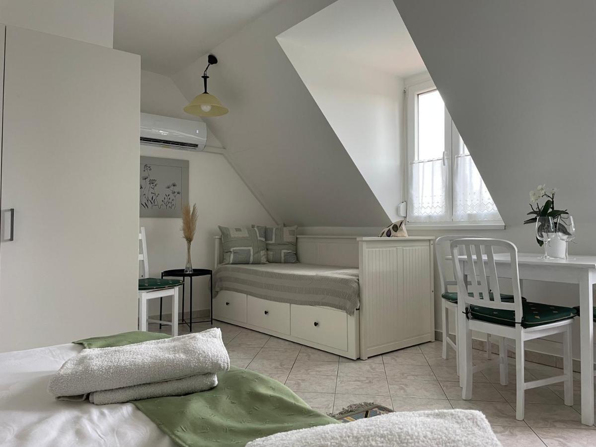Szentesi Panzio Bed & Breakfast Fertőrákos Екстериор снимка