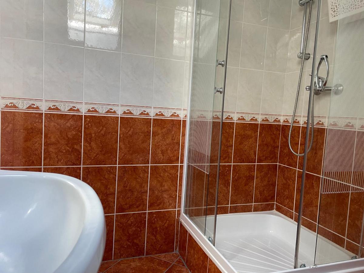 Szentesi Panzio Bed & Breakfast Fertőrákos Екстериор снимка