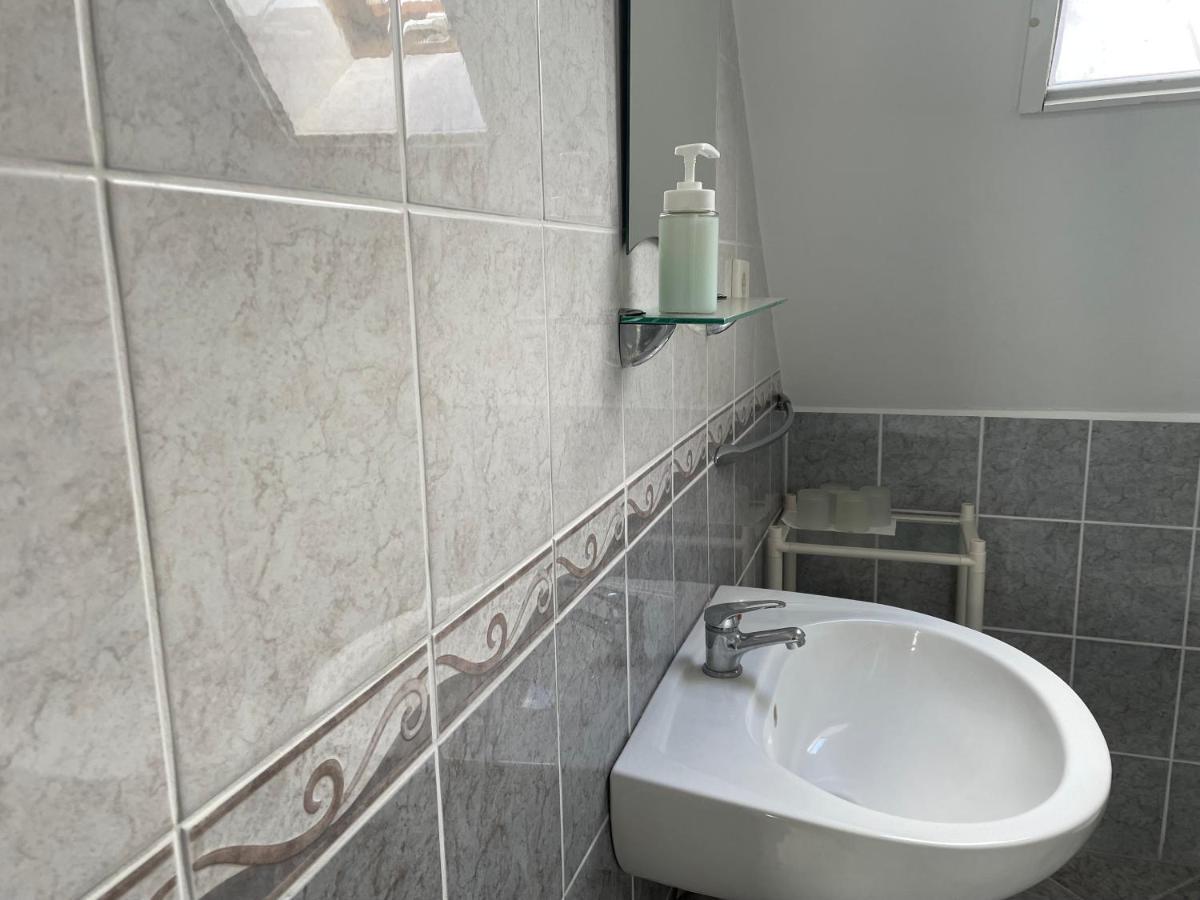 Szentesi Panzio Bed & Breakfast Fertőrákos Екстериор снимка