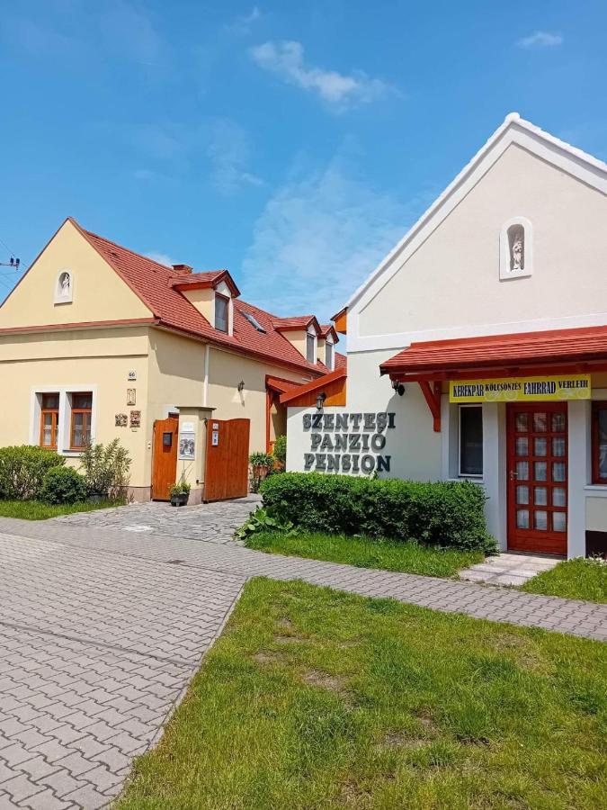 Szentesi Panzio Bed & Breakfast Fertőrákos Екстериор снимка