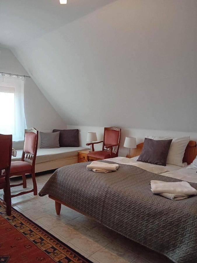 Szentesi Panzio Bed & Breakfast Fertőrákos Екстериор снимка