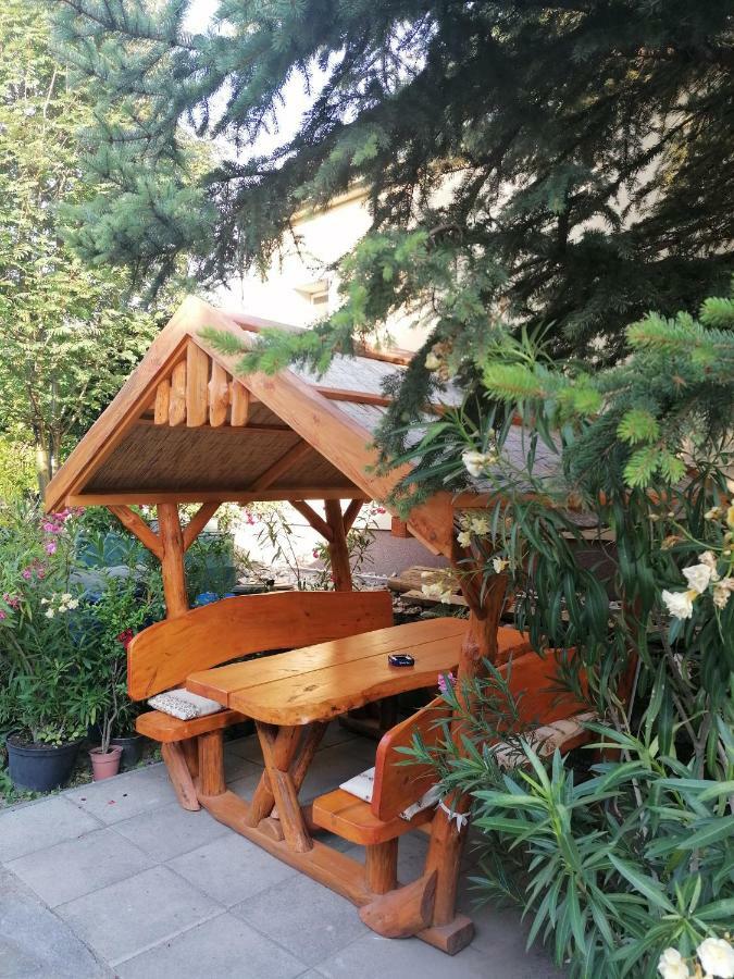 Szentesi Panzio Bed & Breakfast Fertőrákos Екстериор снимка